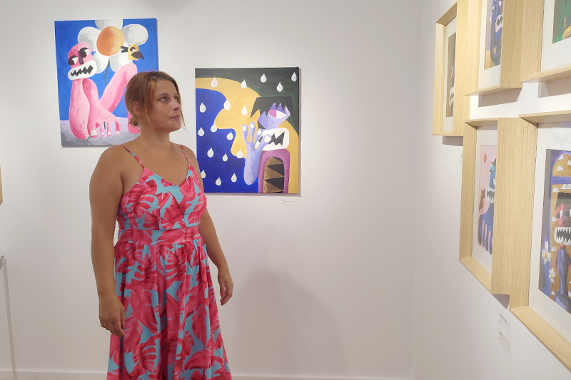 girl on the opening of the art exhbition by mtáfora at apaixonarte gallery