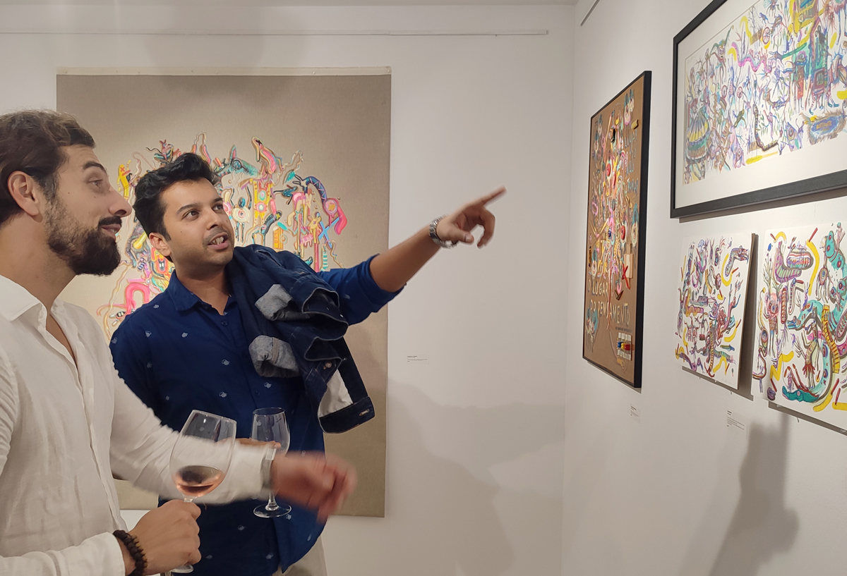 opening of Rita Ravascos's art exhibition at Apaixonarte gallery